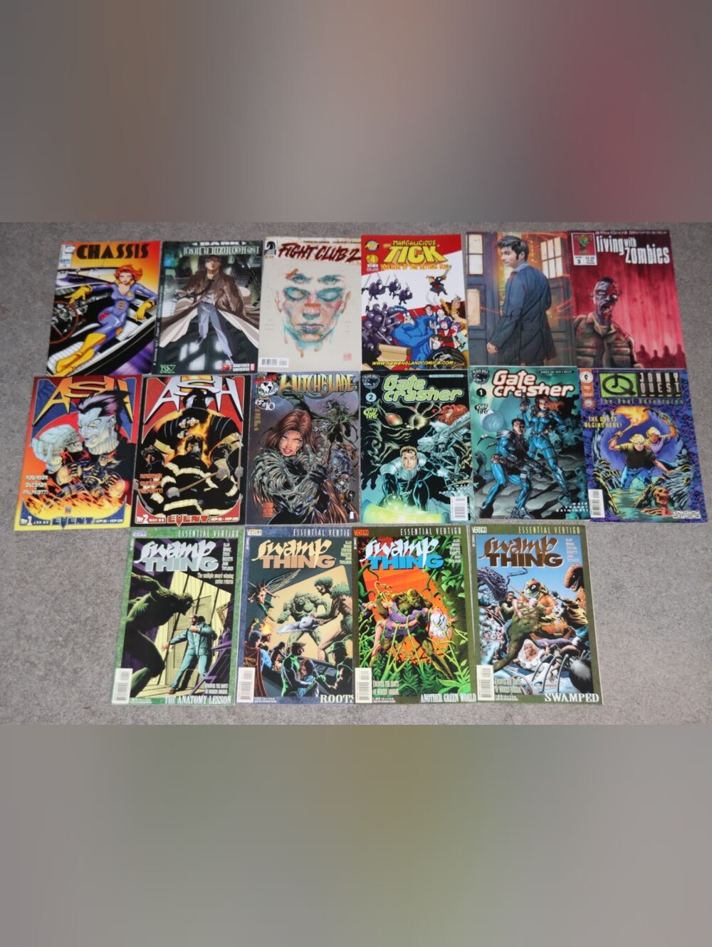 16 Comics, Swamp Thing, Ash, Chasis, Dark Minds, Gate Crashers, Etc